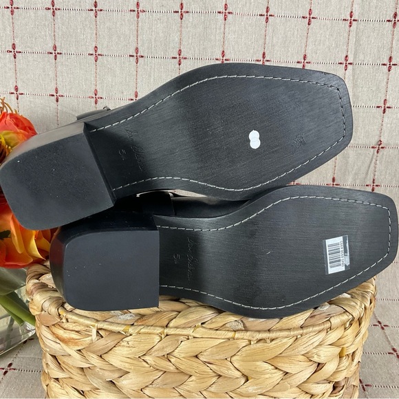 Sam Edelman “Bellamie” Black Leather Chunky Heel Ankle Bootie Square Toe Sz 5.5 - Picture 3 of 7